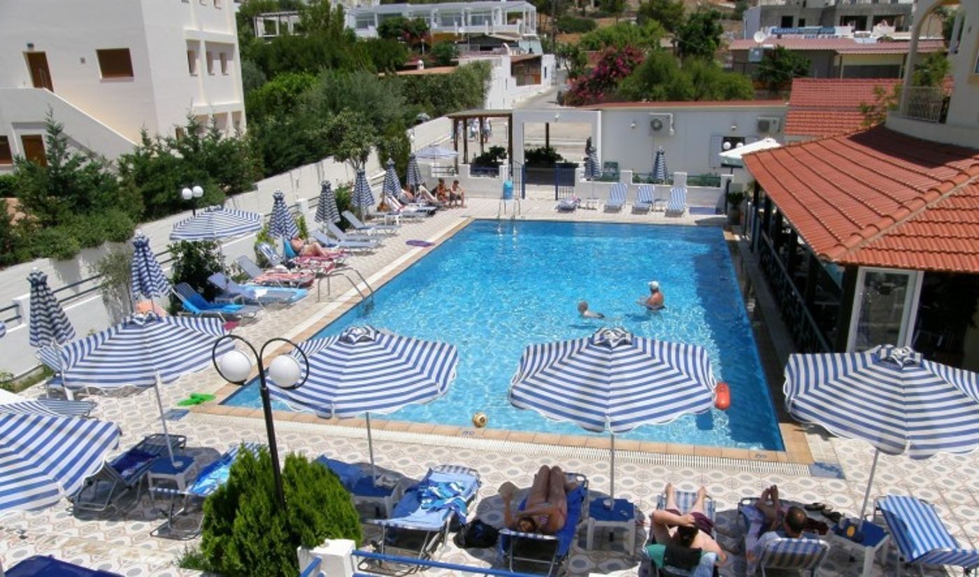 Chrysanthi Hotel - Apartments