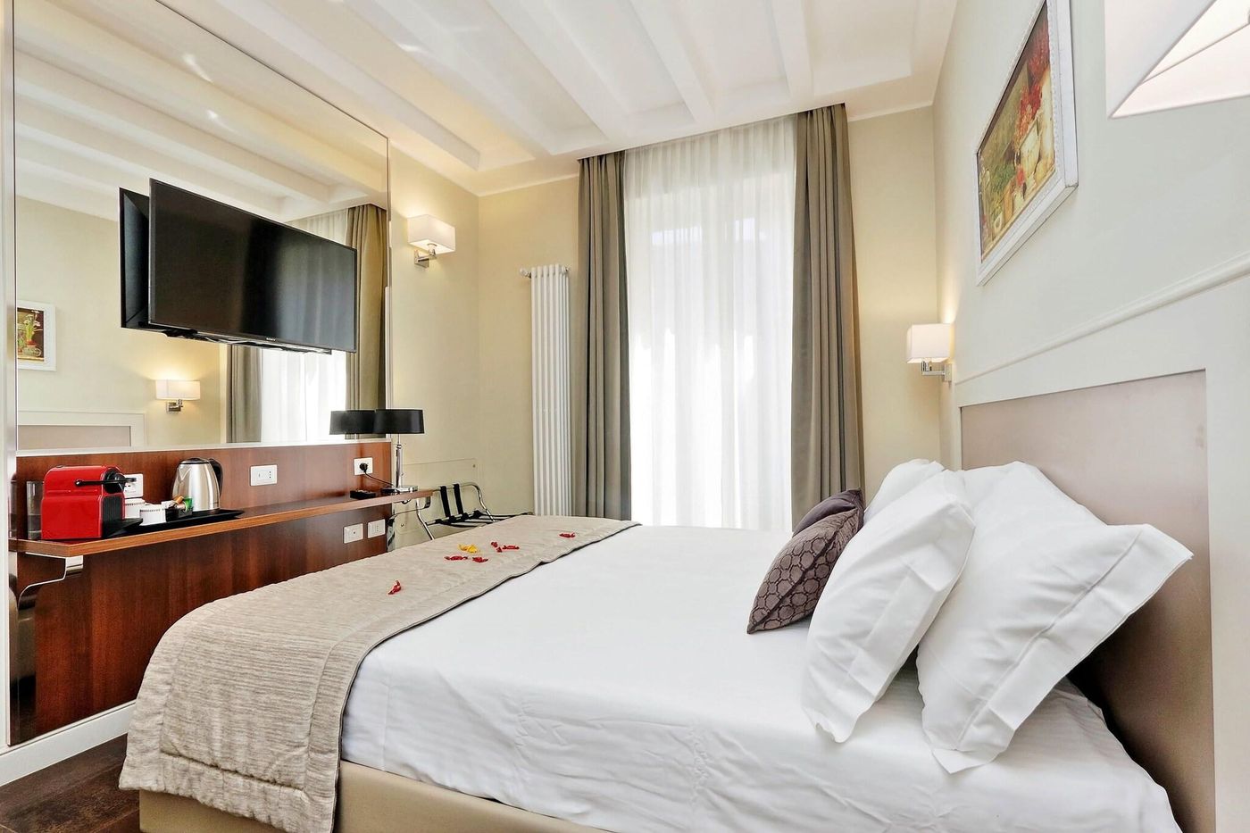 Piazza-Venezia-Grand-Suite-Room-13