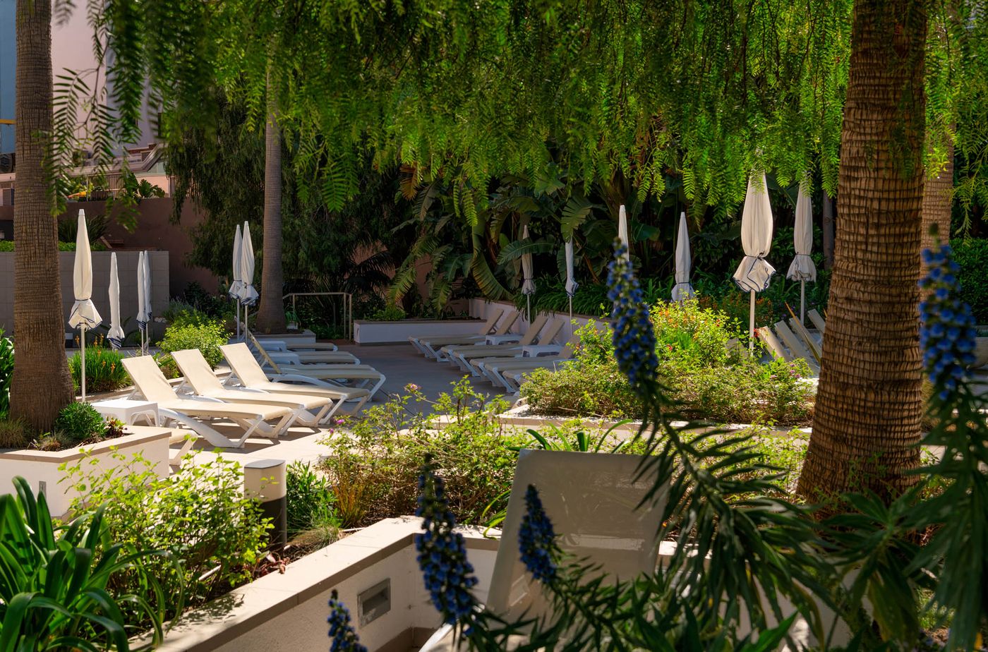 Aqua-Hotel-Montagut-Suites-Terrace-13