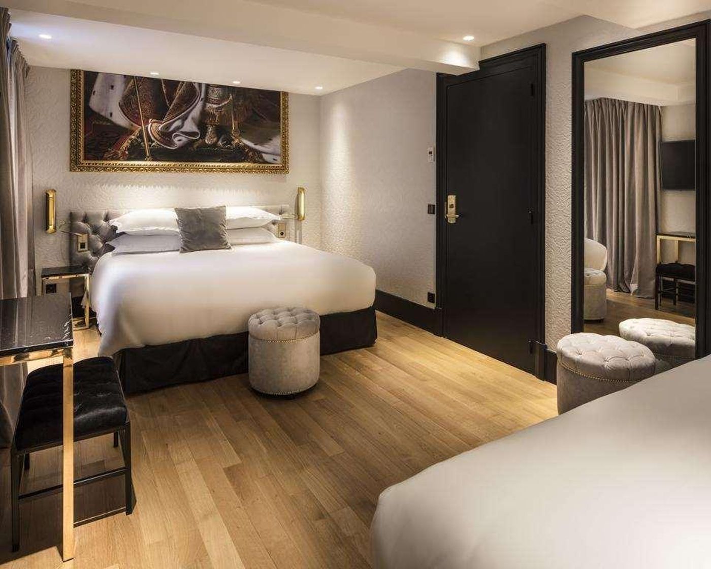 Hotel-Eiffel-Petit-Louvre-Room-35