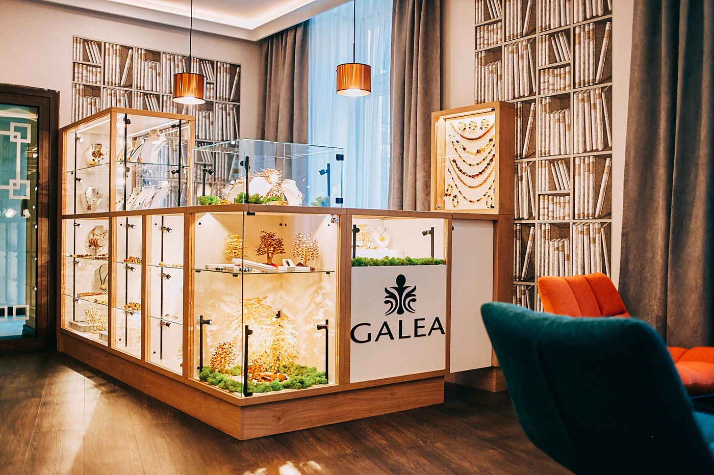 Holiday-Inn-Krakow-City-Centre-Lobby-9