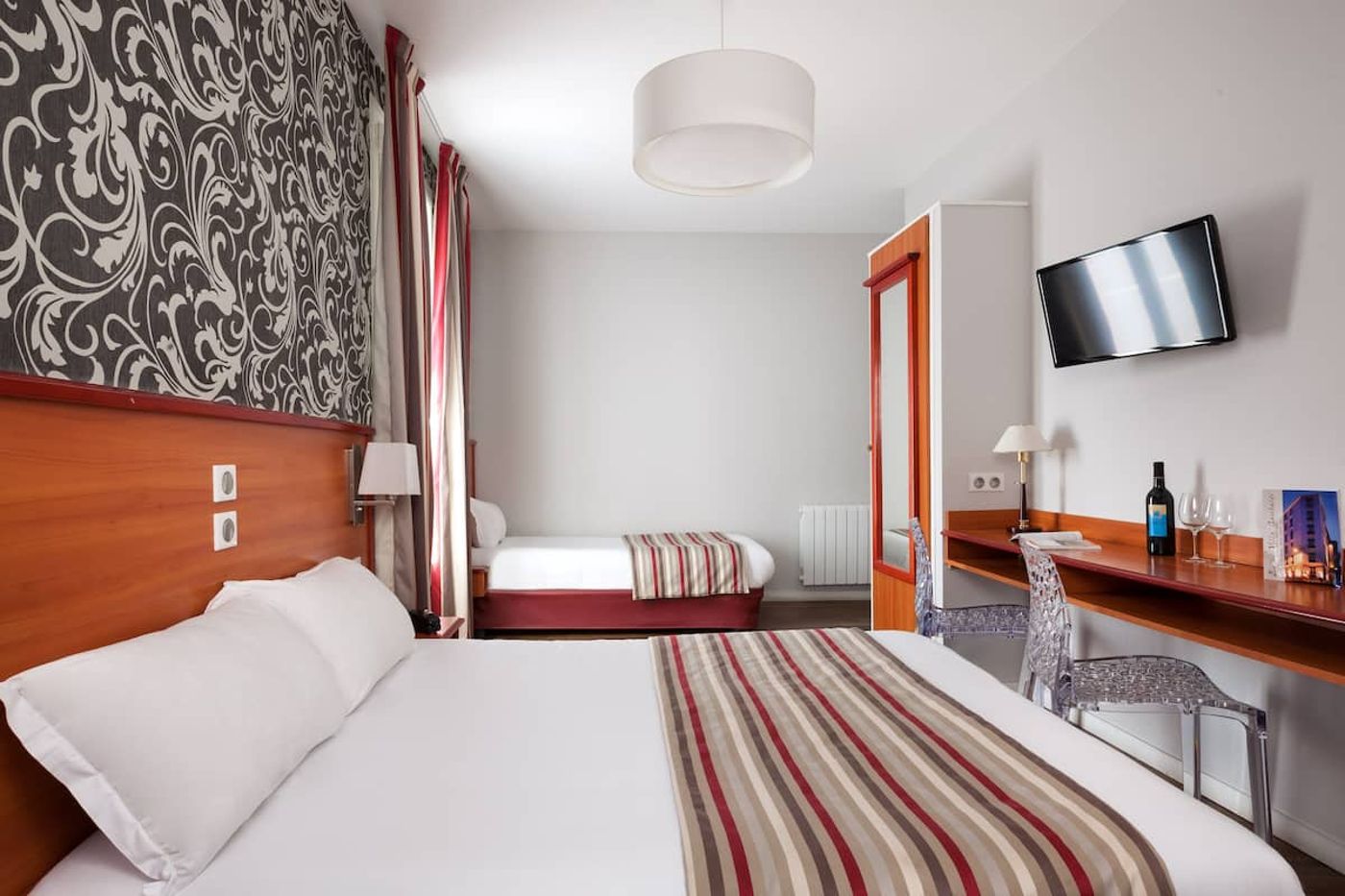 Eiffel-Villa-Garibaldi-Room-2