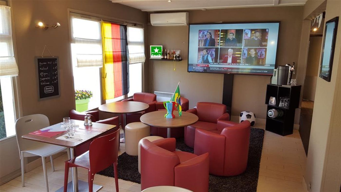 Campanile Lyon Est - Aéroport Saint Exupéry - France - SAINT LAURENT DE MURE - General view - 4