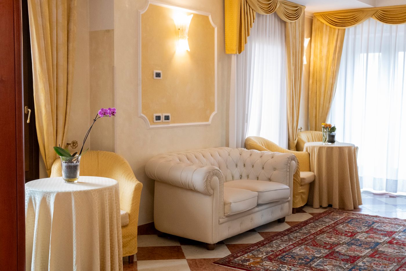 Russo-Palace-Lobby-3