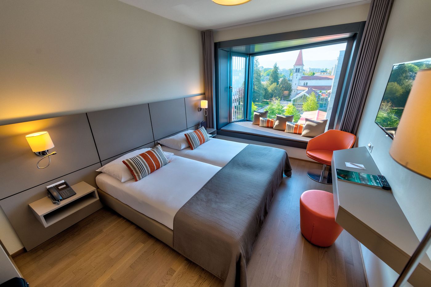 Lake-Geneva-Hotel-Room-6