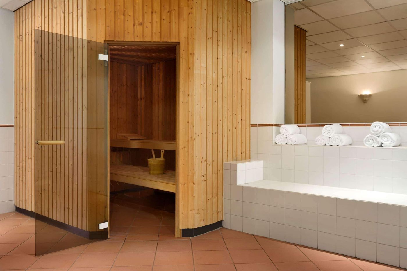 Ramada-by-Wyndham-Amsterdam-Airport-Schiphol-Sports-and-Entertainment-29