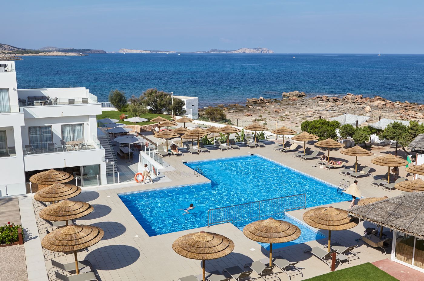 Marina-Palace-Prestige-by-Intercorp-Hotel-Group-Pool-3