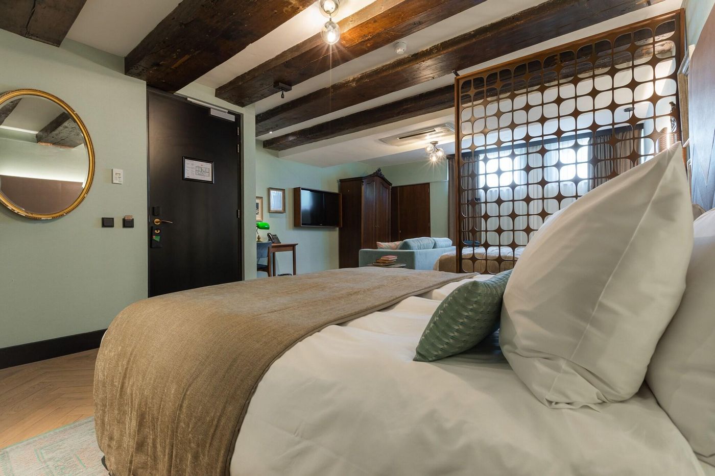 The-Hendrick-S-Hotel-Room-4