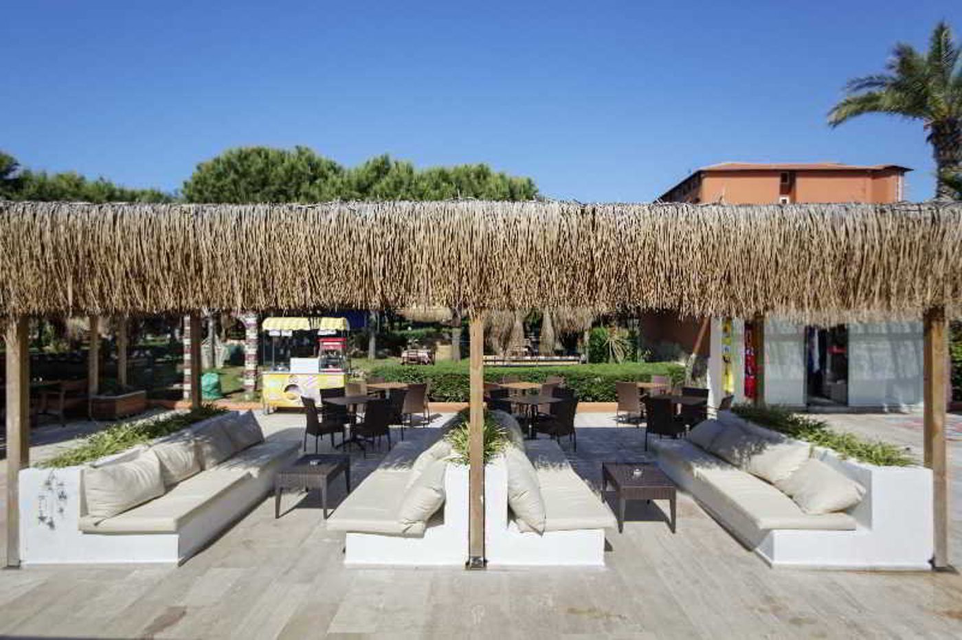 Club-Turtas-Beach-Hotel-Terrace-11