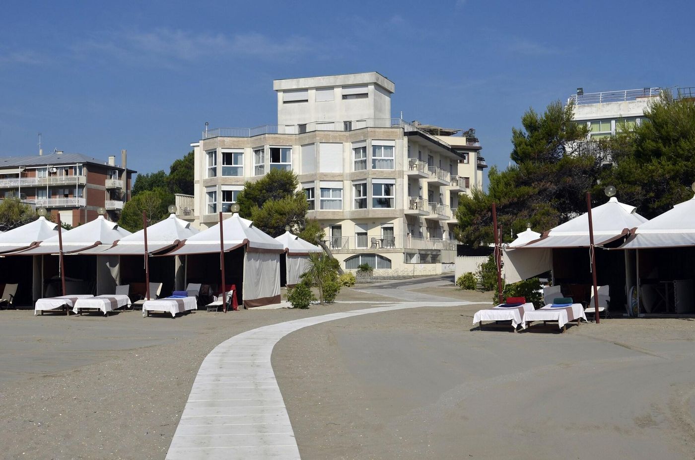 Petit-Palais-Beach-39