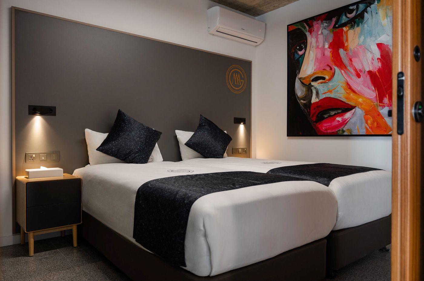 Grands-Suites-Hotel-Residences---Spa-Room-15