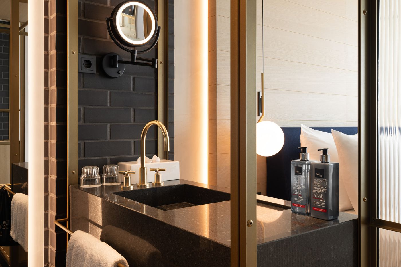 Ruby-Emma-Hotel---Bar-Room-28