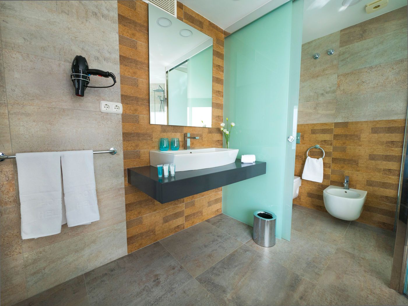 Helios-Costa-Tropical-Room-22