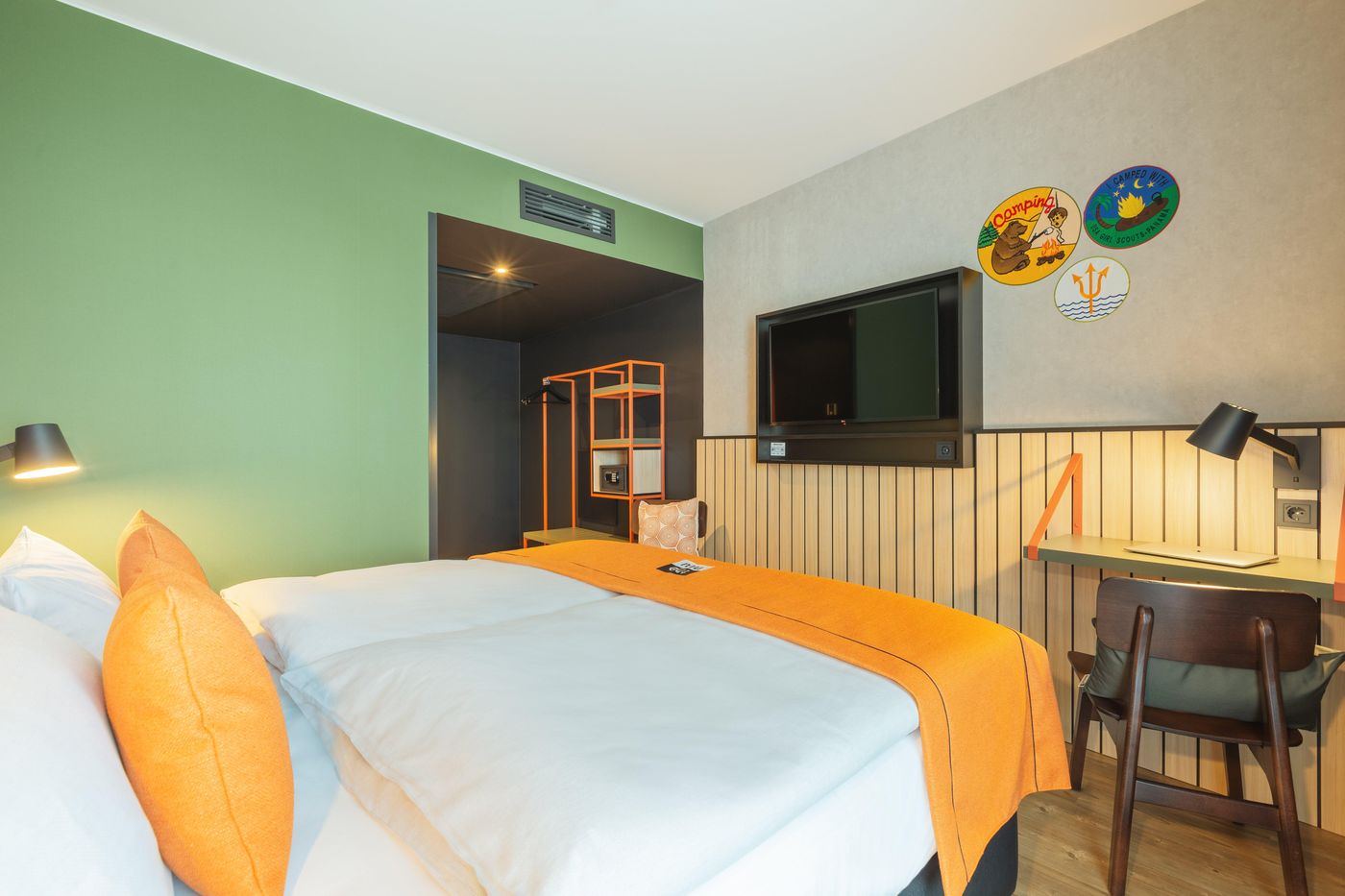 Holiday-Inn---The-Niu--Amity-Potsdam-Room-22