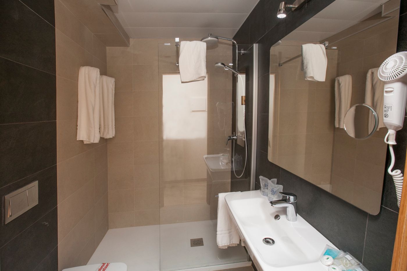 Villa-Flamenca-Room-16