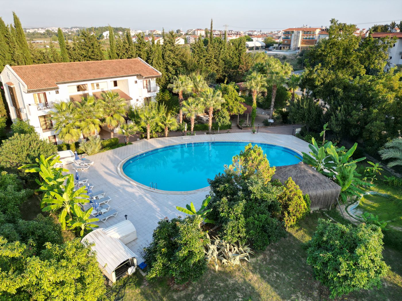 Lemas Suites Hotel Side