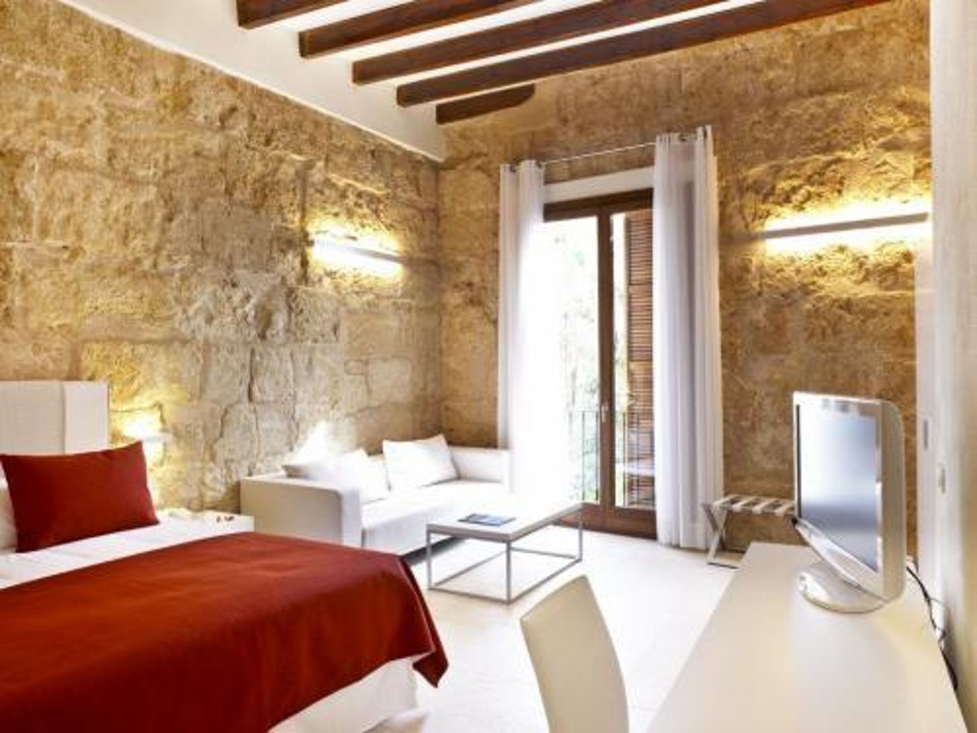 Hotel Santa Clara Urban Hotel & Spa