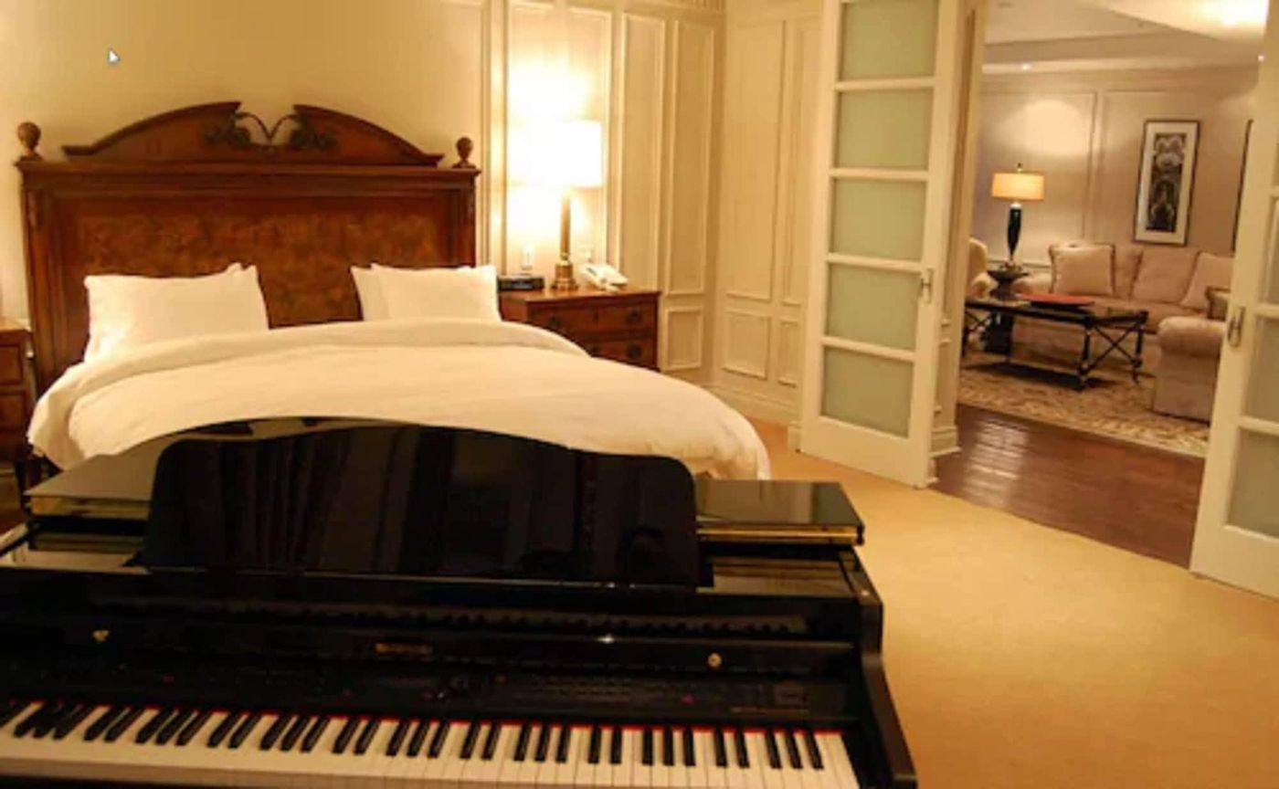 Windsor Arms Hotel-Canada-TORONTO-Room-3