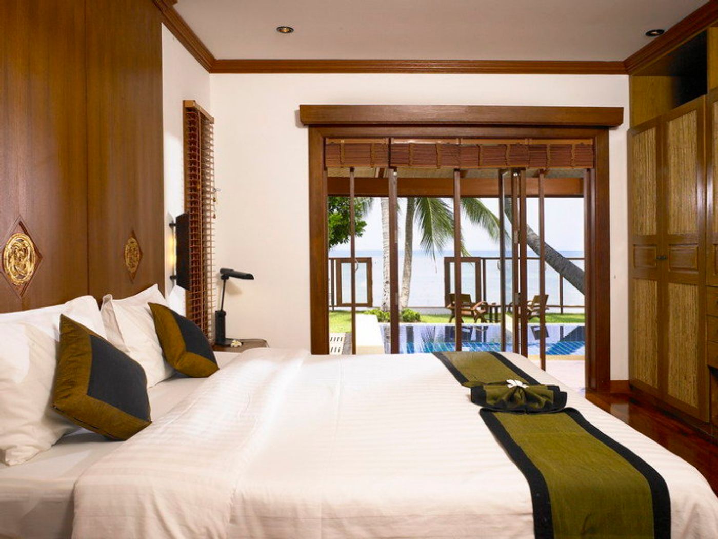 Pao-Jin-Poon-Beach-Front-Villa-Room-12