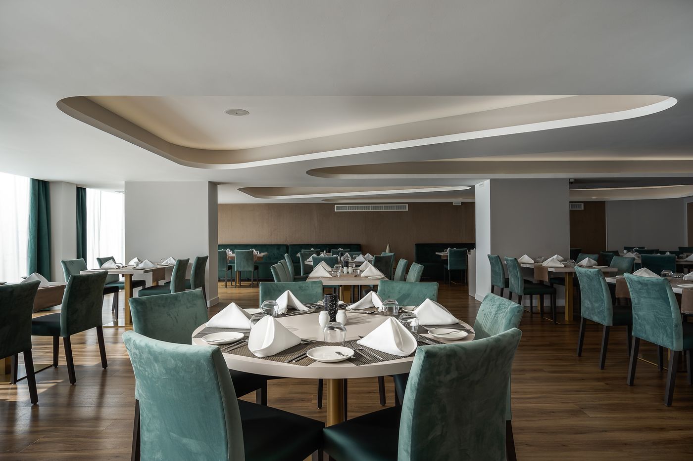 Jupiter-Albufeira-Hotel---Family---Fun-Restaurant-36