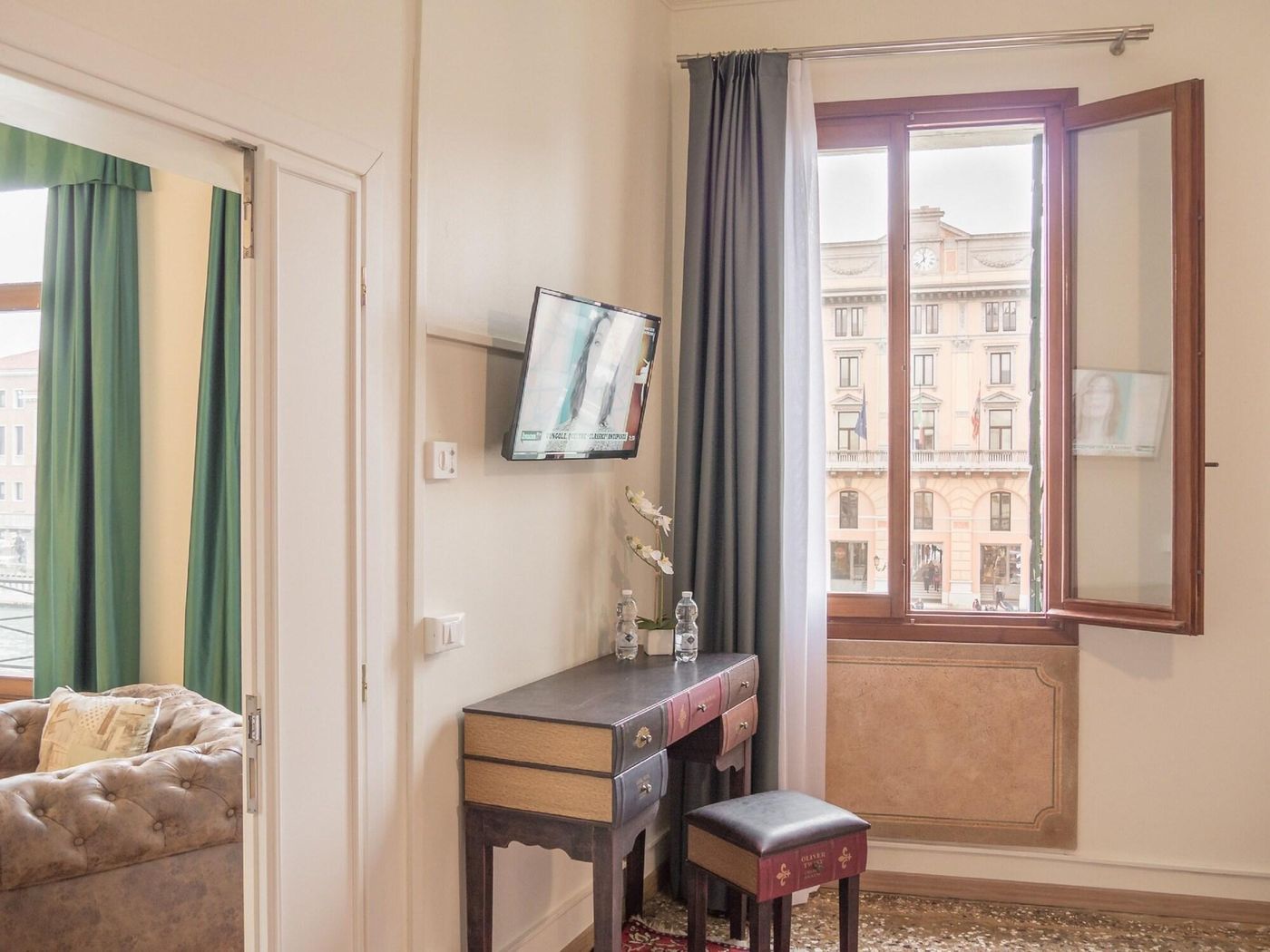 Grand-Canal-Suites-Room-31