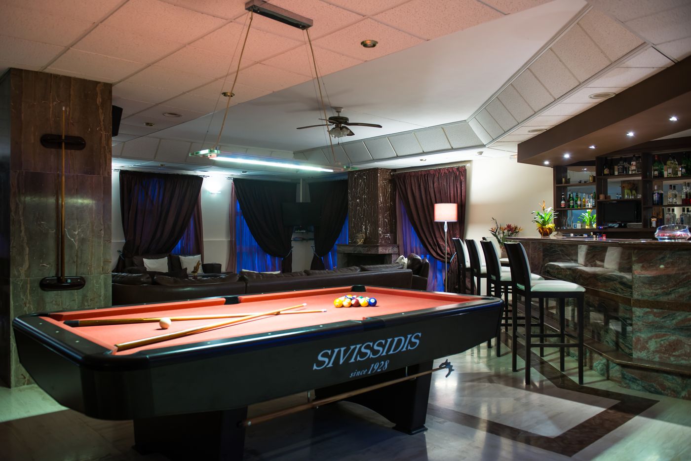 California Beach Hotel