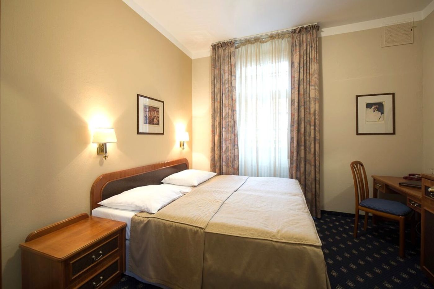 Pytloun-Old-Armoury-Hotel-Prague-Room-13