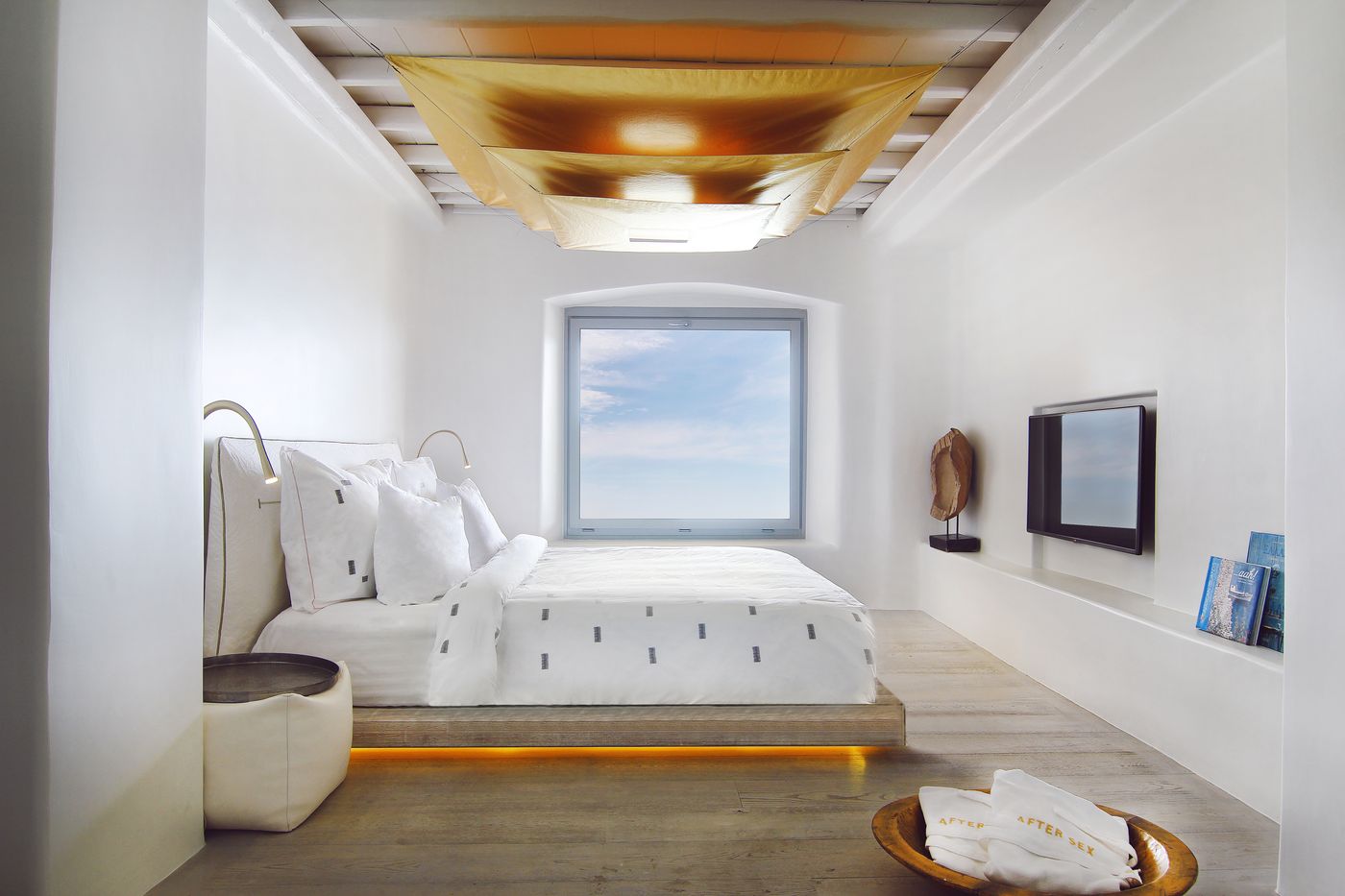 Cavo-Tagoo-Hotel-Room-12