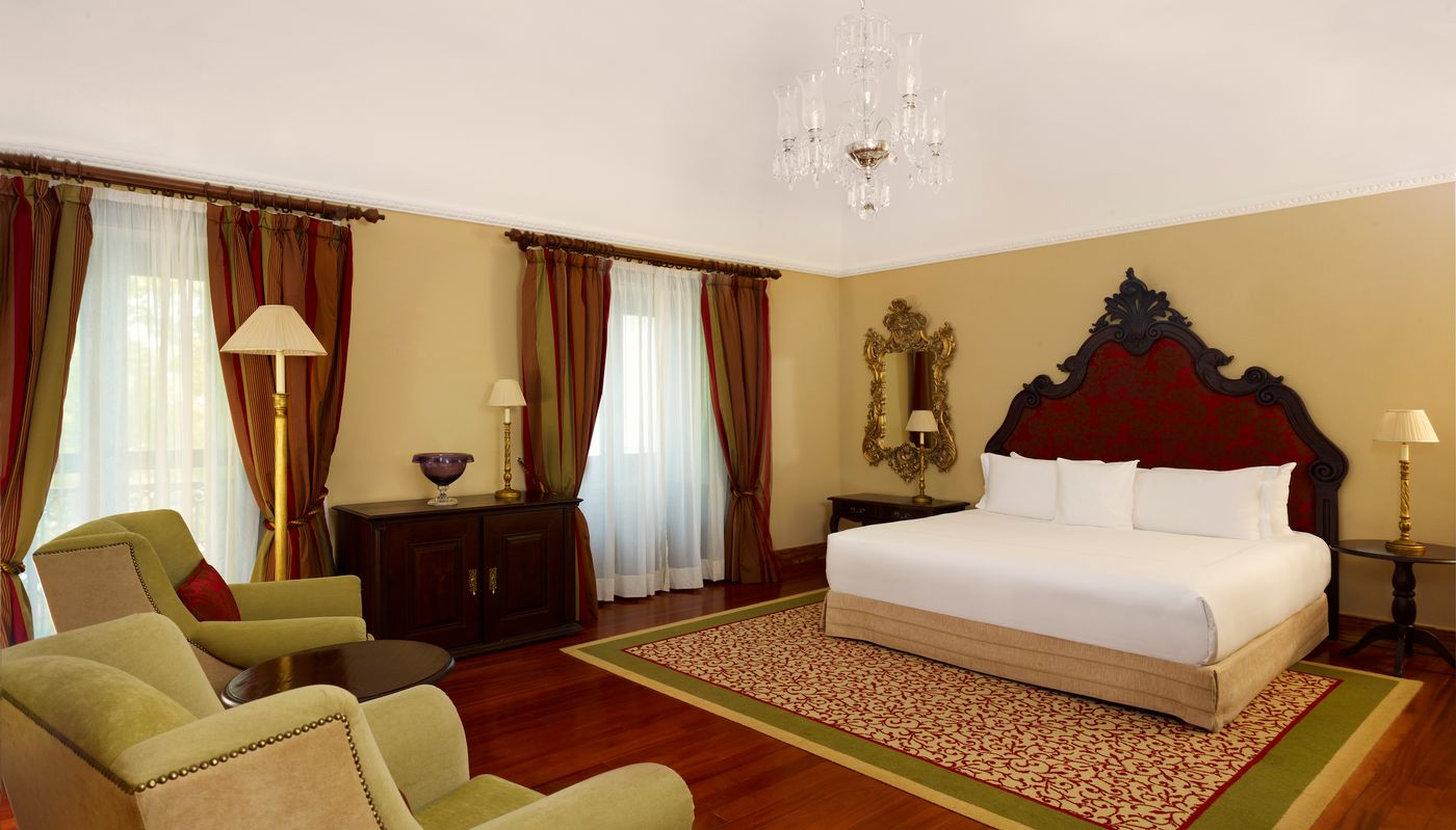 Convento-Do-Espinheiro--Historic-Hotel---Spa-Room-29