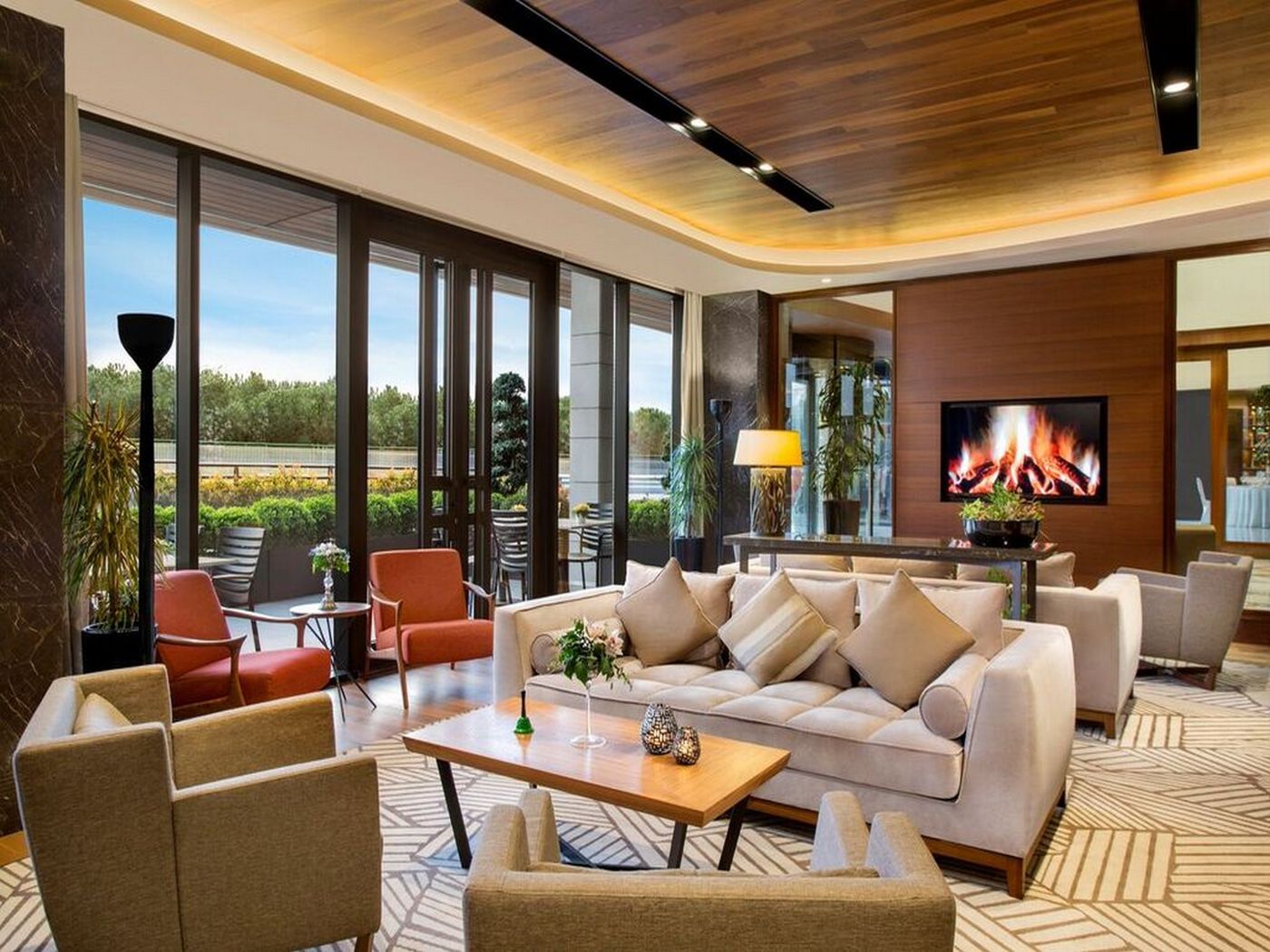 Movenpick-Hotel-Istanbul-Golden-Horn-Lobby-5