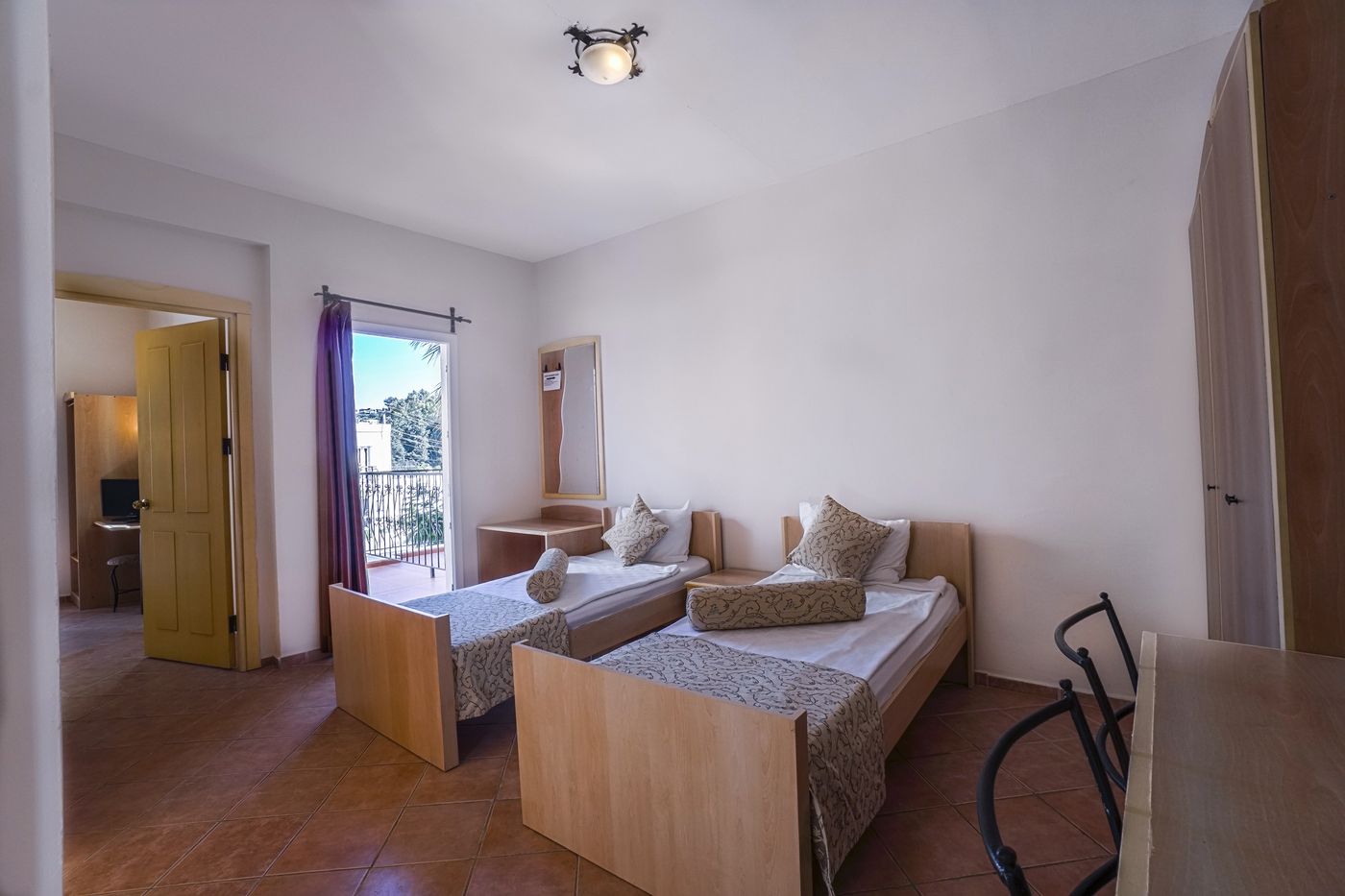 Paloma-Family-Club-Room-33