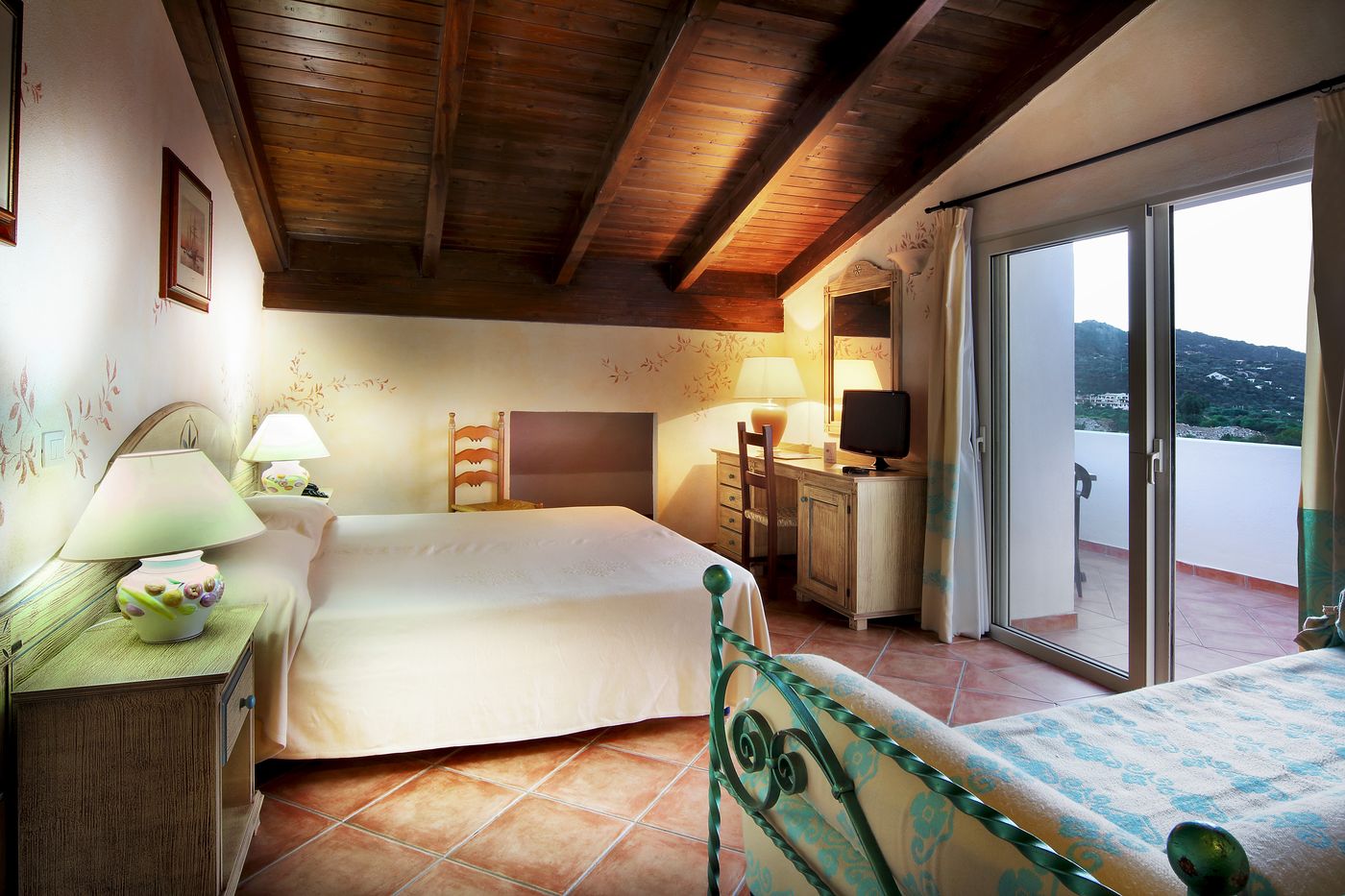 Colonna-Beach-Hotel---Residence-Room-16