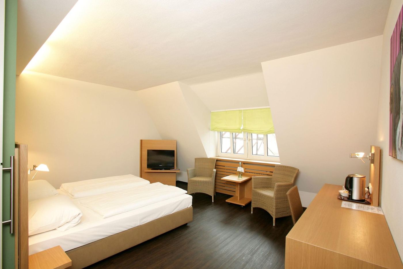Altstadthotel Grauer Wolf-Germany-ERLANGEN-Room-10