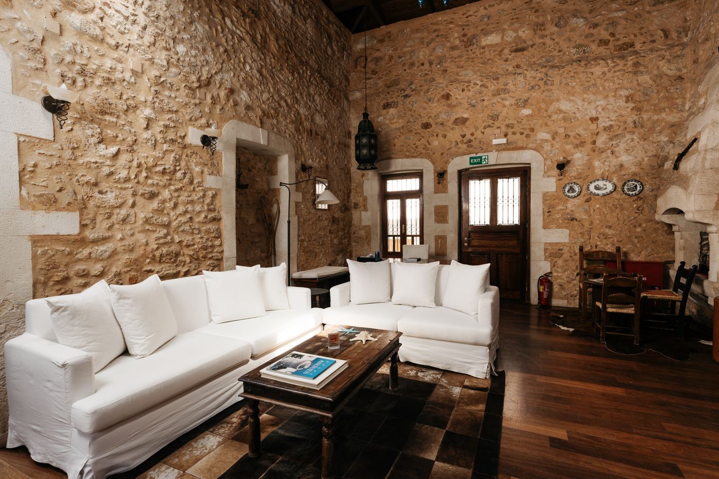 Petradi-Beach-Lounge-hotel-Lobby-33