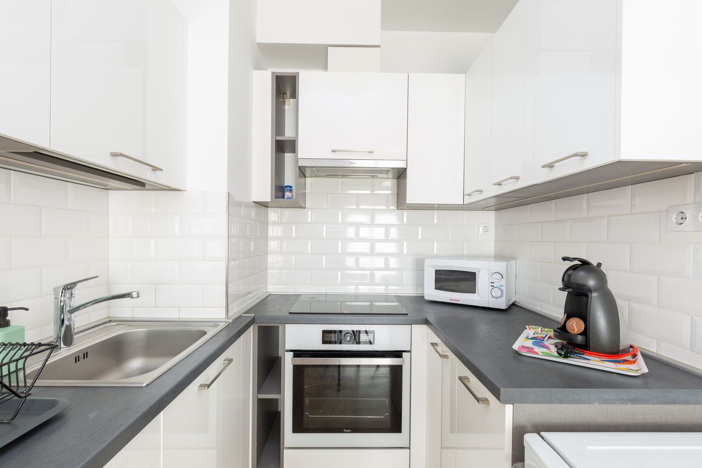 Vagabond-Broadway-Room-35