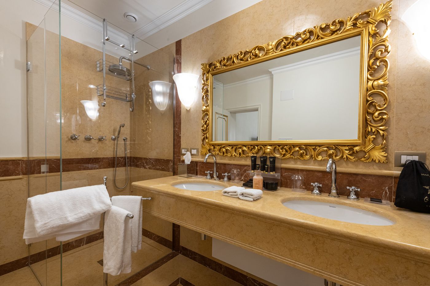 Ca-Bonfadini-Historic-Experience-Room-45