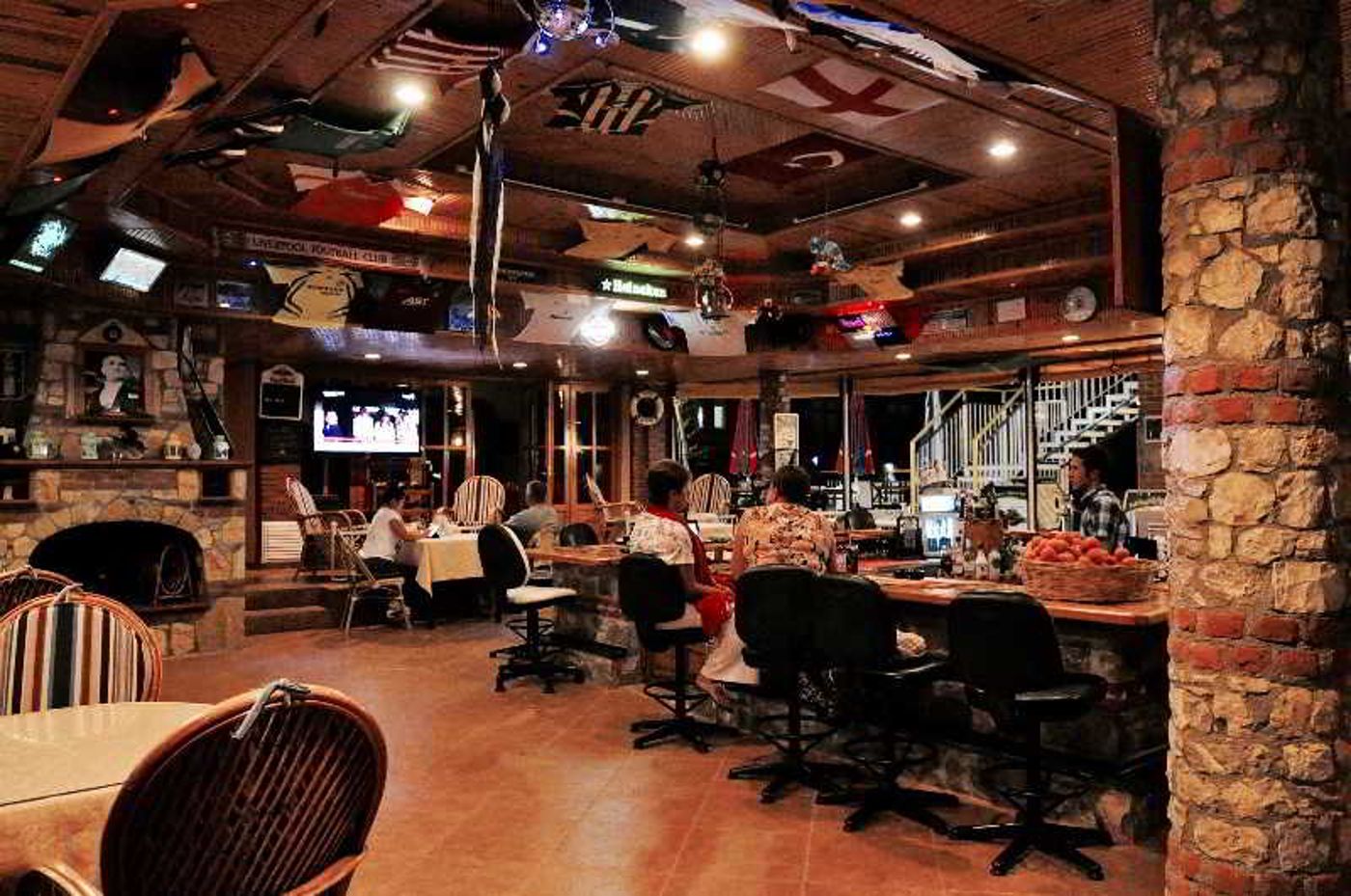 Magic-Tulip-Hotel-Bar-28