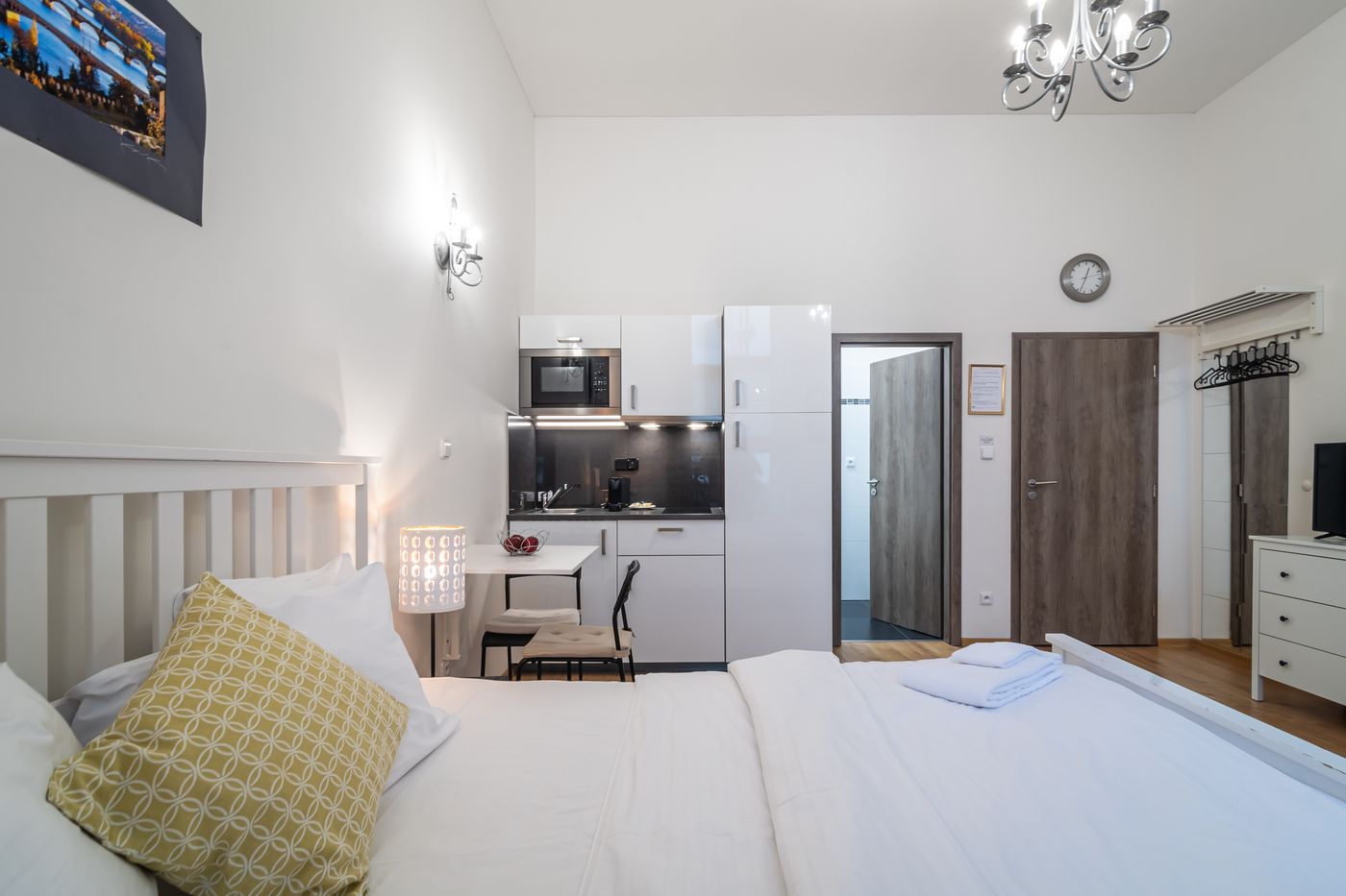 Royal-Road-Residence-Room-48