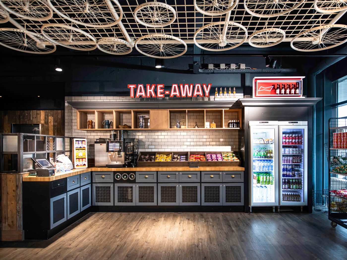 ibis-Amsterdam-Centre-General-view-25