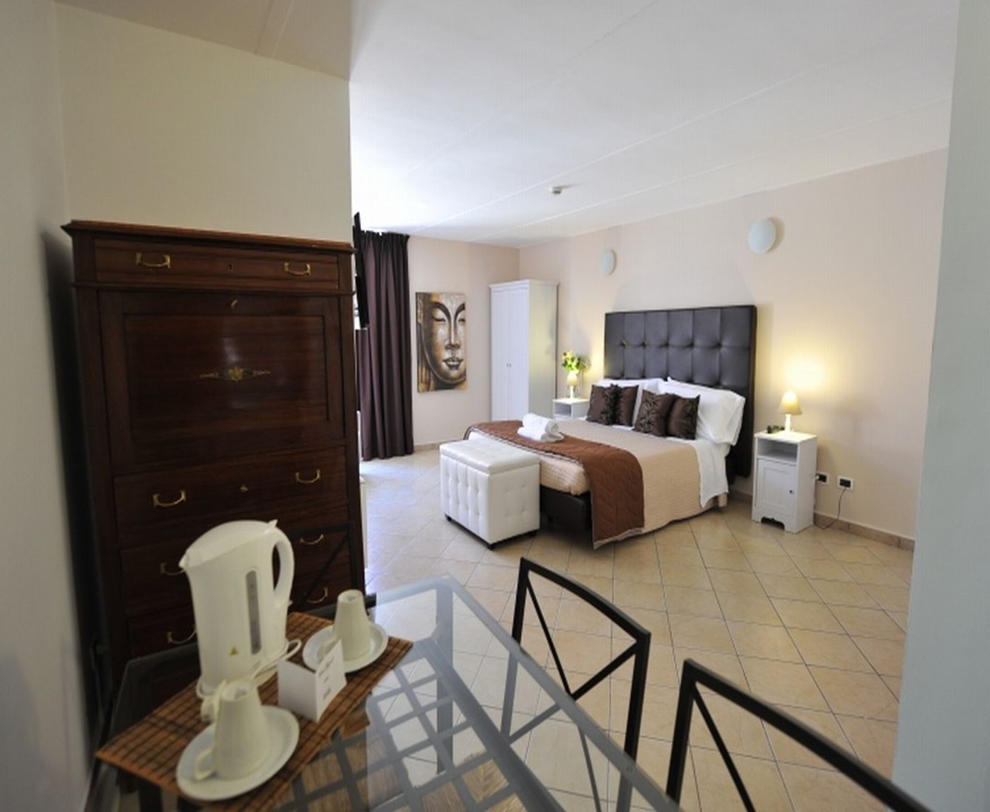 Rivoli-Sorrento-Room-8