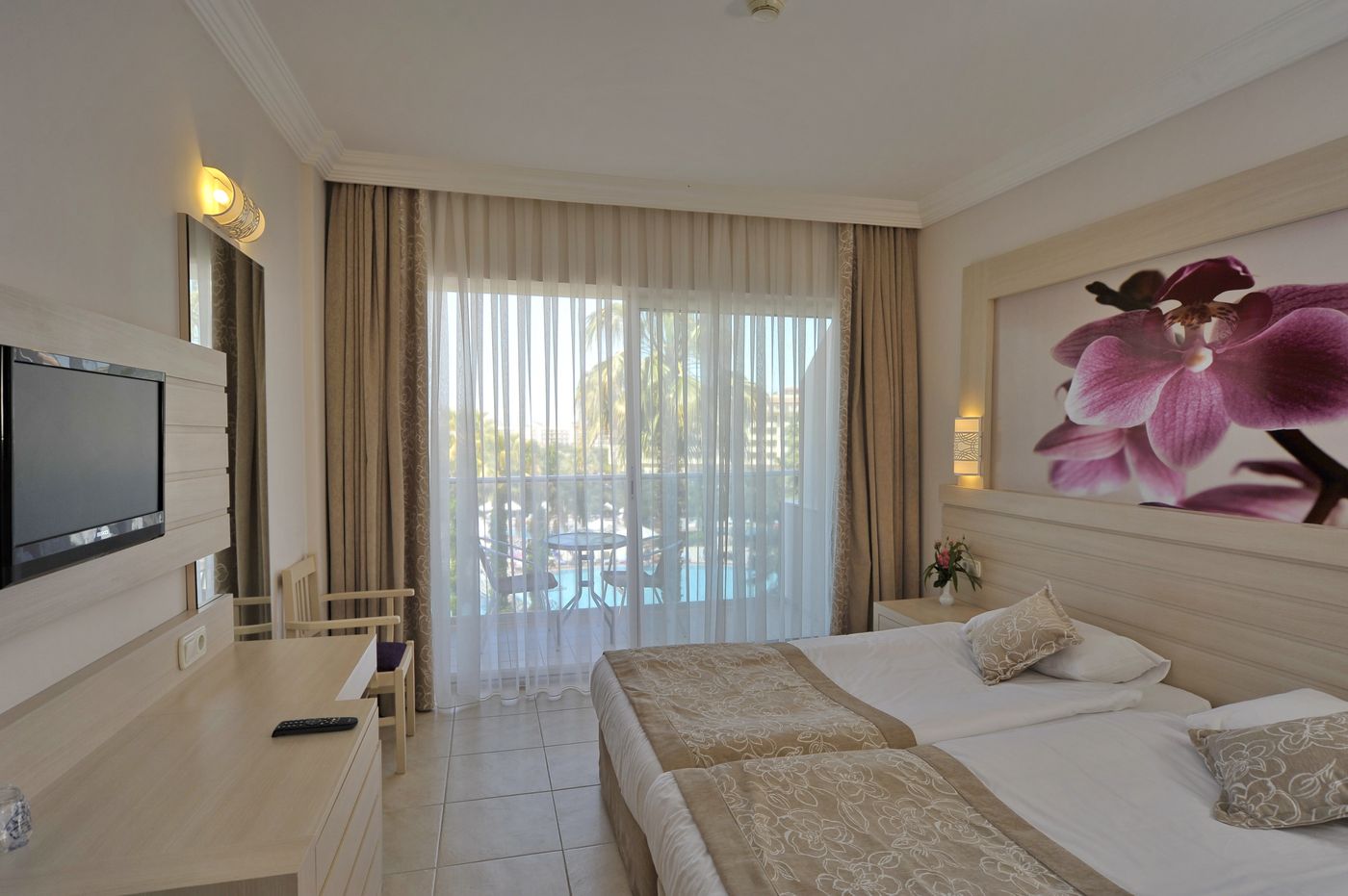 Seaden-Side-Corolla-Room-32