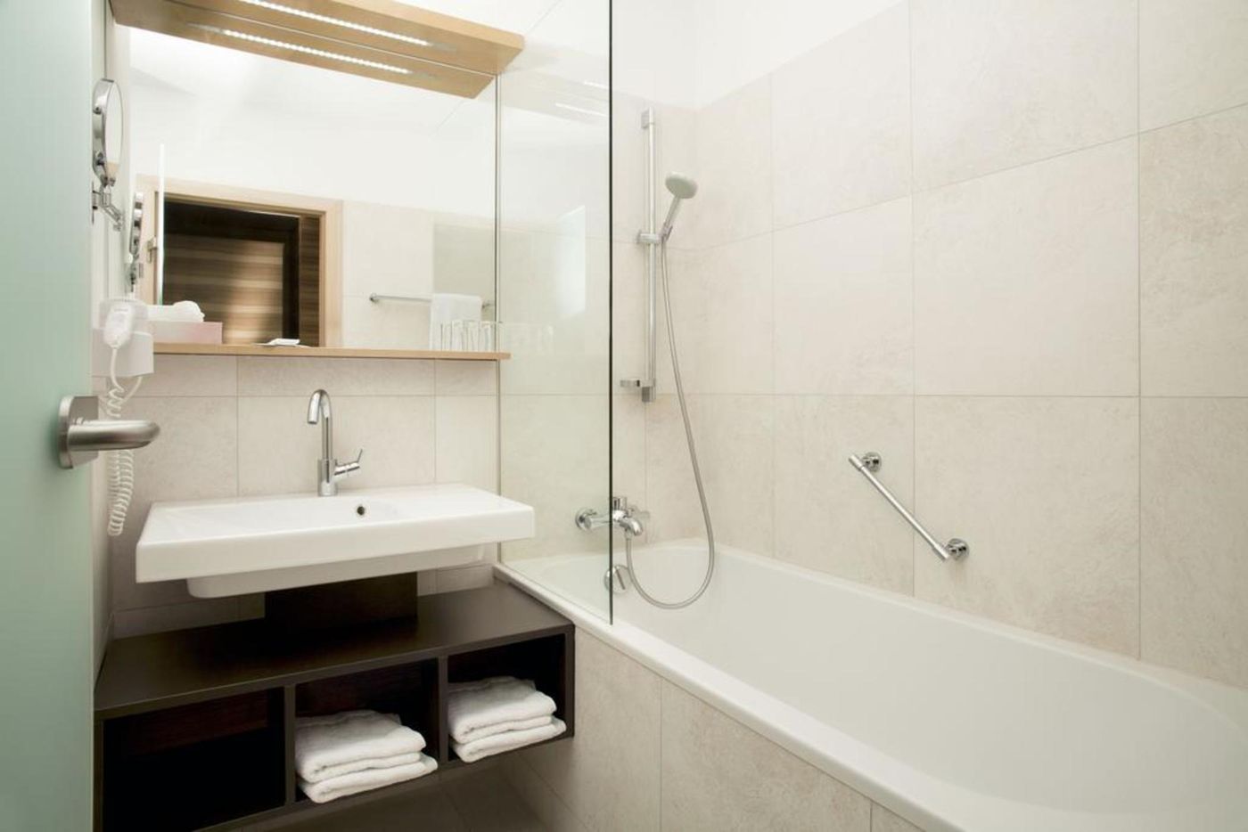 Alphotel Innsbruck-Austria-INNSBRUCK-Room-9