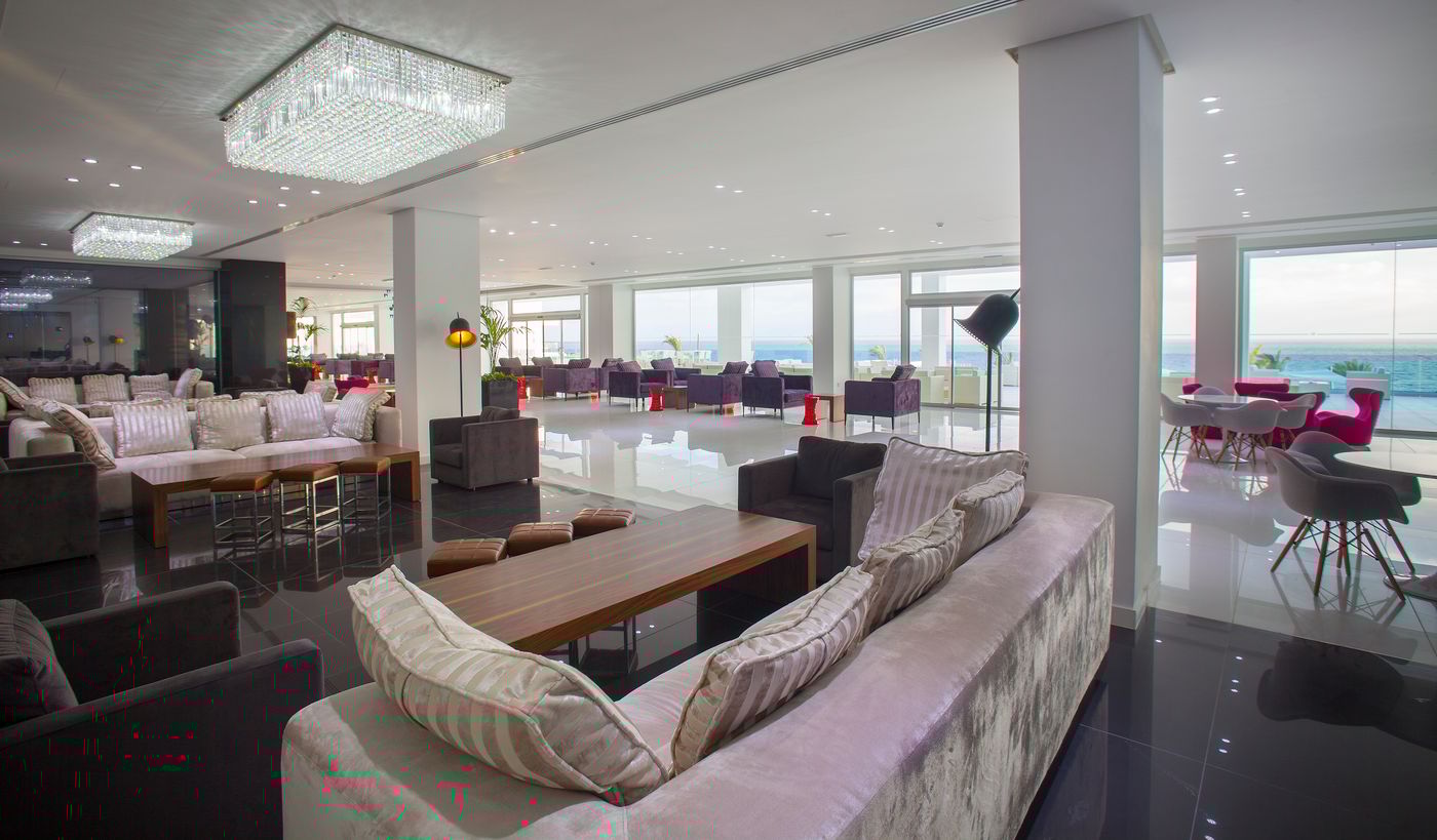 King-Evelthon-Beach-Hotel-and-Resort-Restaurant-40