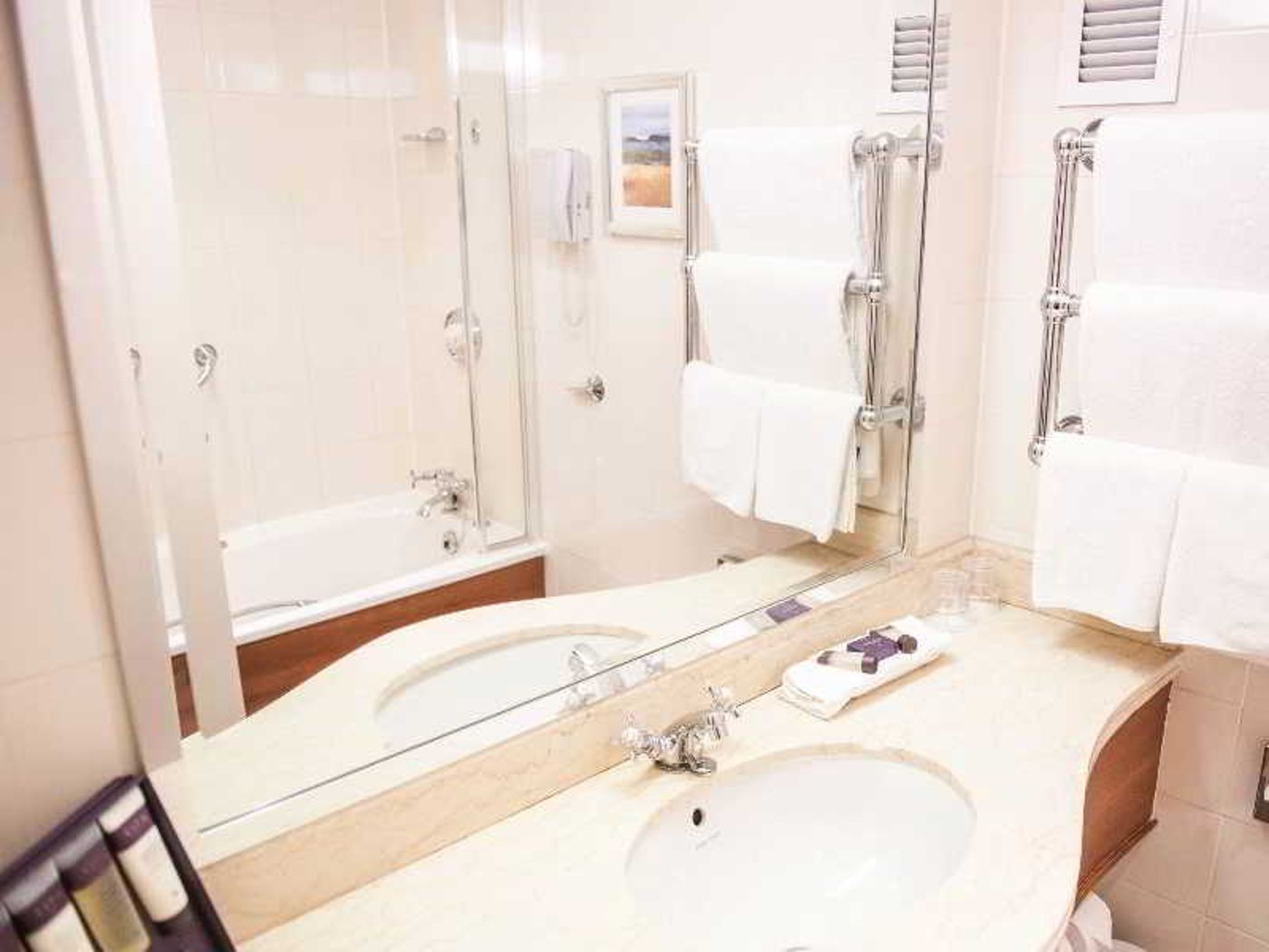 Cottons-United Kingdom-KNUTSFORD-Room-6