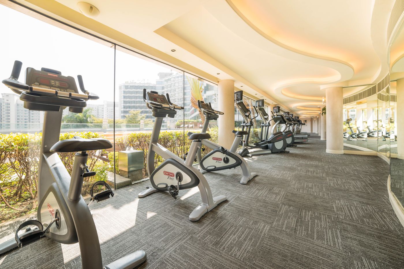 Harbour-Plaza-Metropolis-Sports-and-Entertainment-21