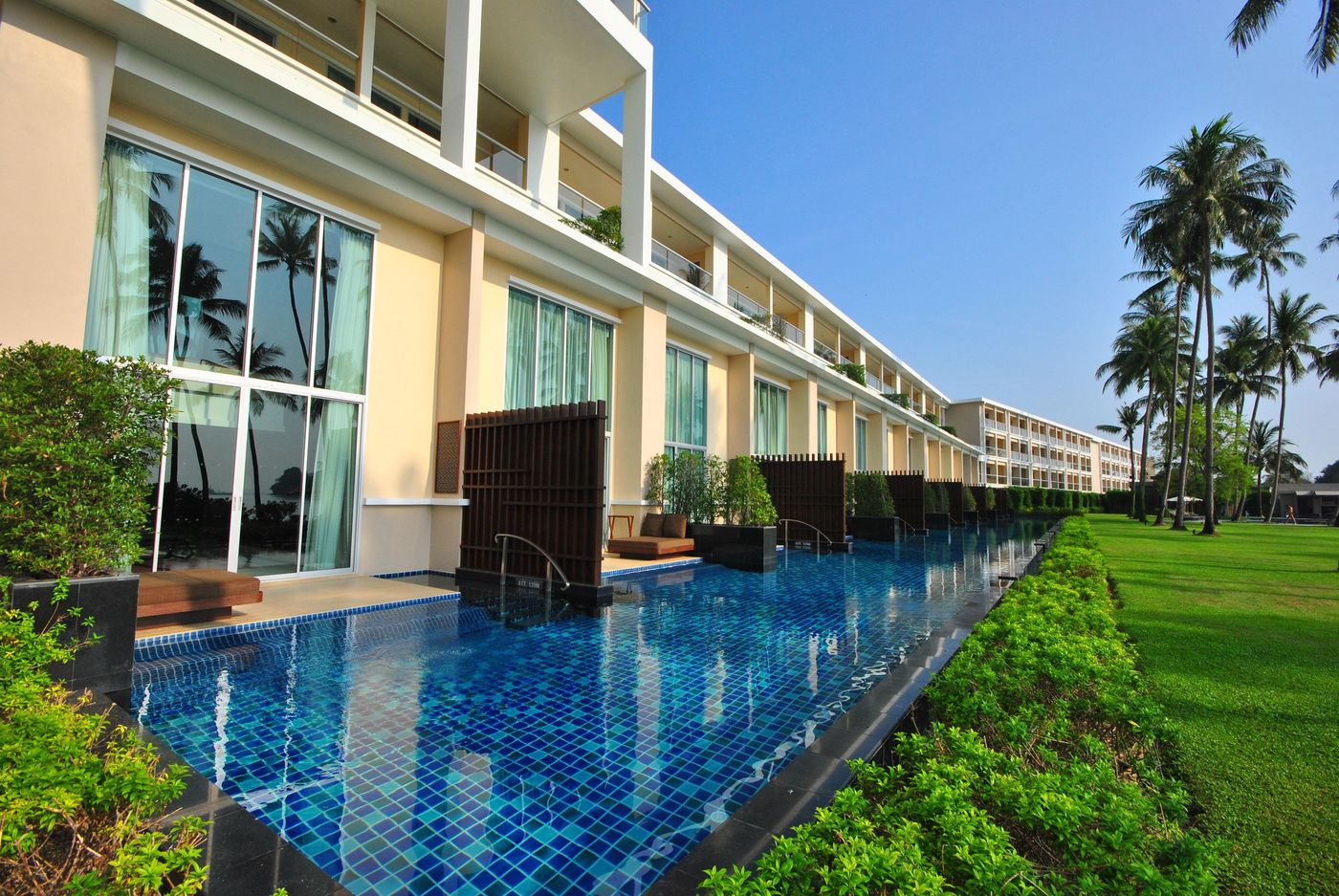 Crowne-Plaza-Phuket-Panwa-Beach-Room-1