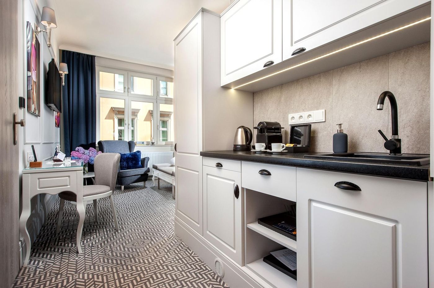 Amber-Design-Residence-Room-7