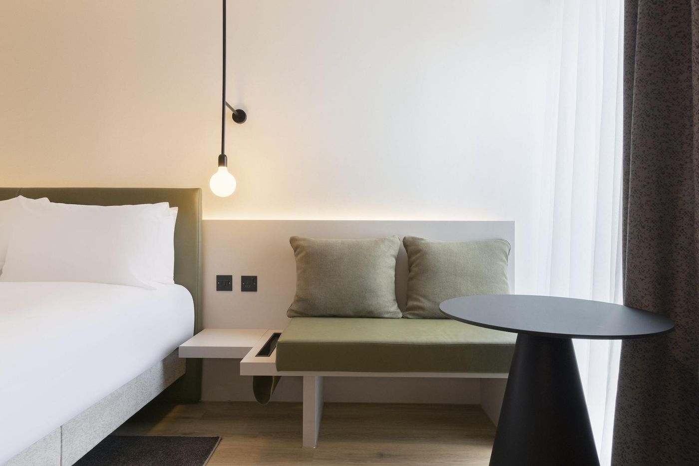 Leonardo Hotel Manchester Piccadilly-United Kingdom-Manchester-General view-9