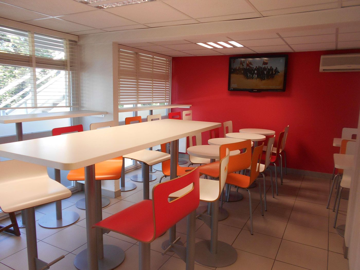 Première Classe Lyon Ouest - Tassin - France - TASSIN-LA-DEMI-LUNE - Restaurant - 9