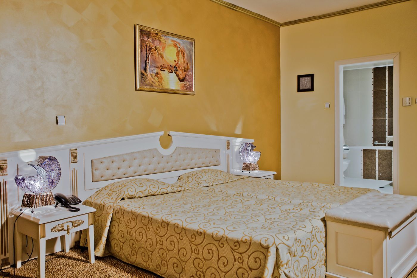 Imperial-Palace-Room-29